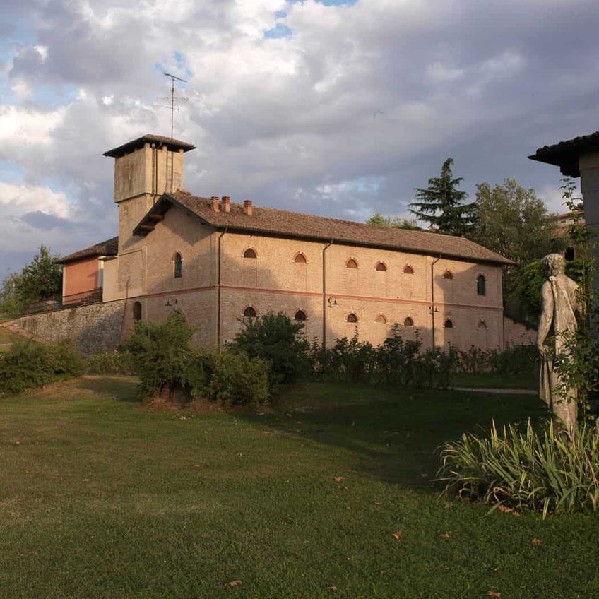 Tenuta Mazzolino: visita alla tenuta e alla “barricaia” degustazione in vendita su www.finetaste.it